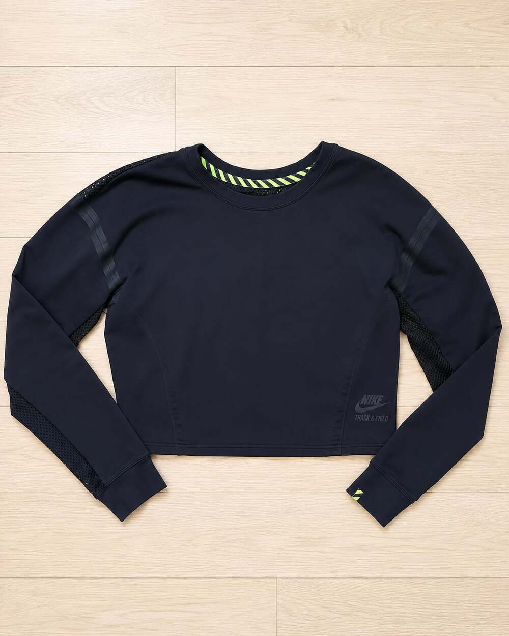 Nike Track & Field Women's Long Sleeve Crop Top with Mesh Back DMALL